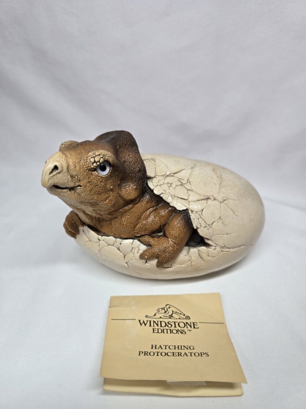 Windstone Editions Dinosaur Egg Hatching PROTOCERATOPS Pena 1986 Figurine